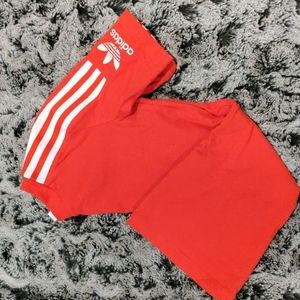 Adidas | Elbow Tee.